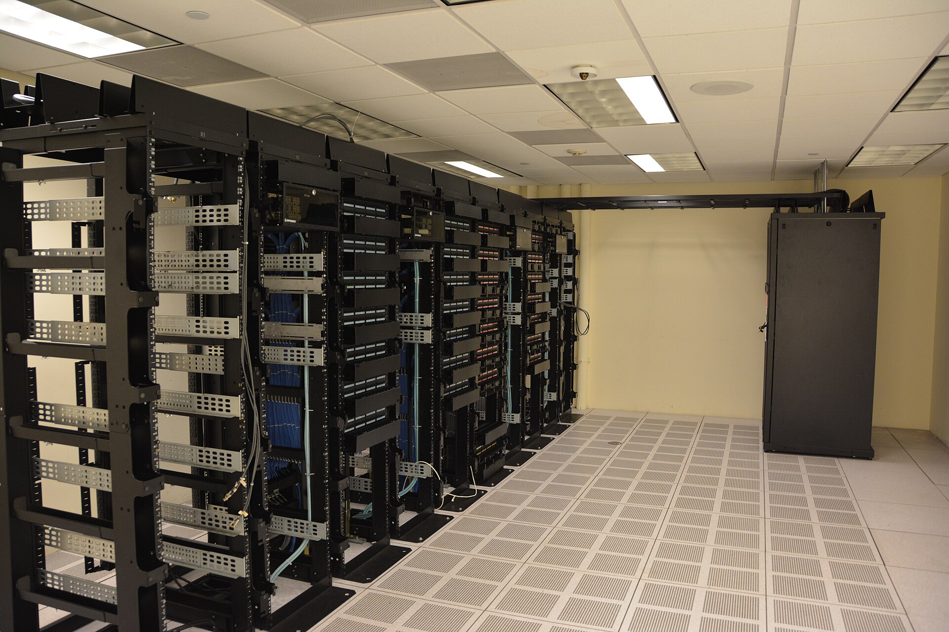 Cisco otworzyło w Krakowie laboratorium AI. 400 szaf serwerowych do testów
